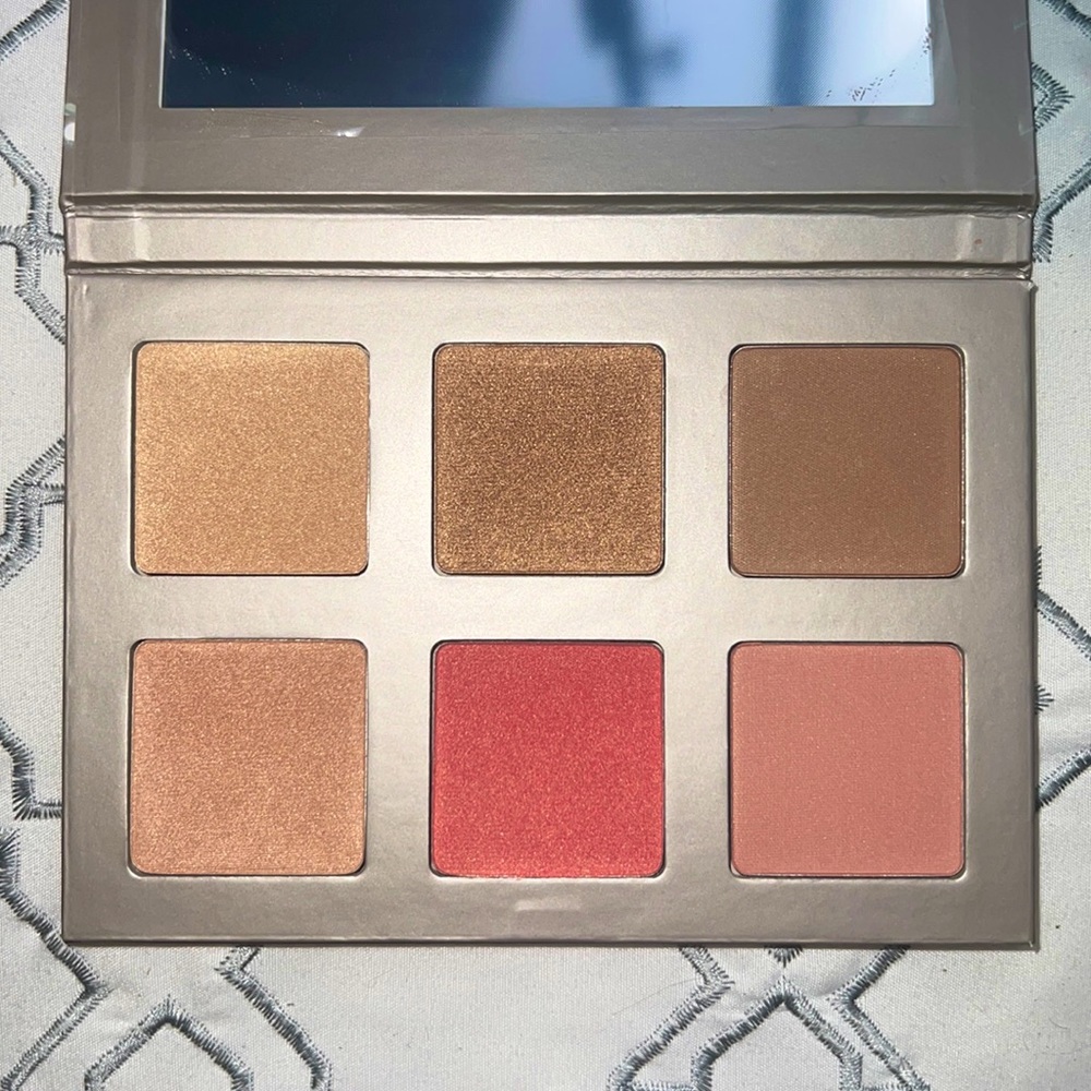 Blaze Chaser face palette!!BRAND NEW